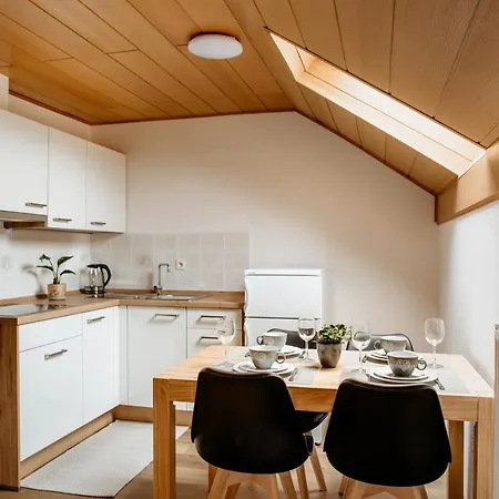 كريستان شقة بليد