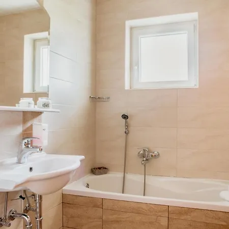 شقة كريستان *